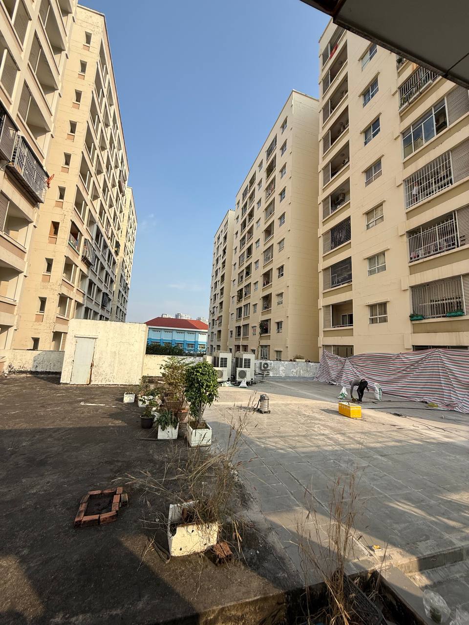 thấm nước qua ron gạch