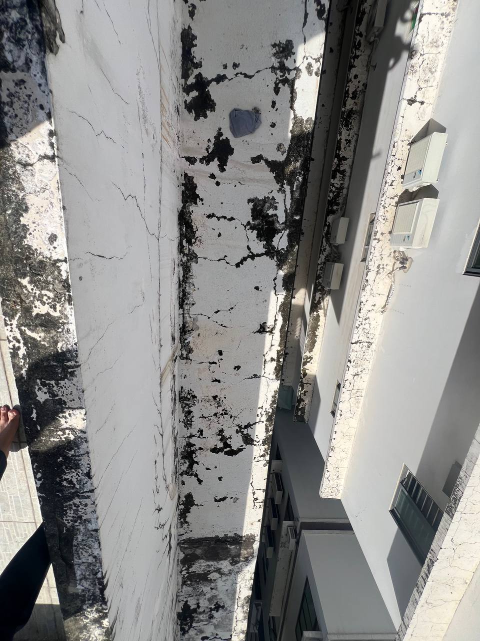 tường nứt dễ thấm nước