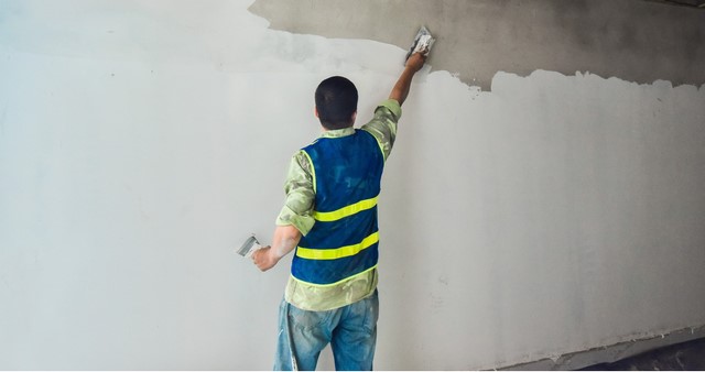 bề mặt tường trước khi trét bột